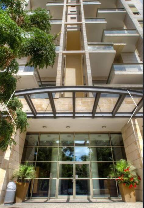 Ferienwohnung Beautiful Penthouse W/Amazing View, Prime Location Ramat Gan Exterior foto