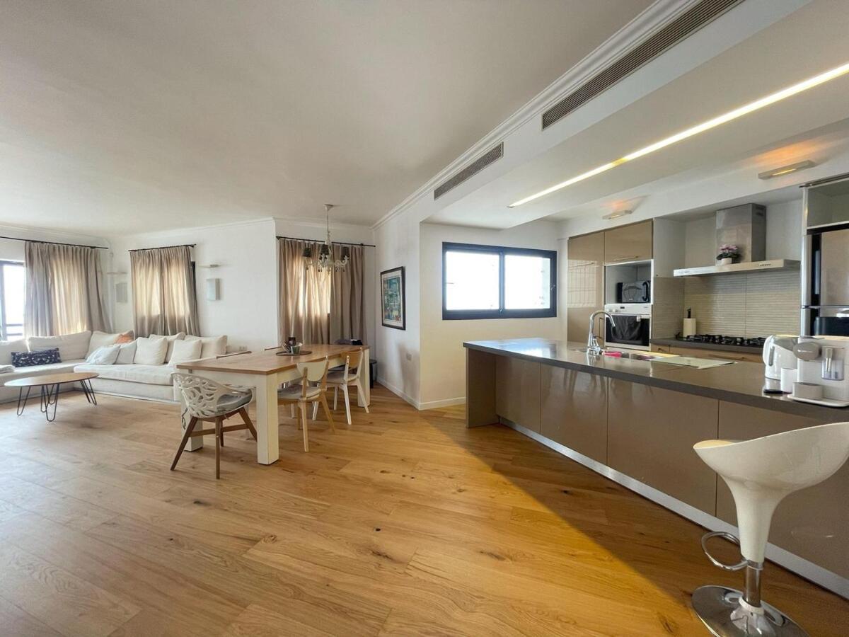 Ferienwohnung Beautiful Penthouse W/Amazing View, Prime Location Ramat Gan Exterior foto